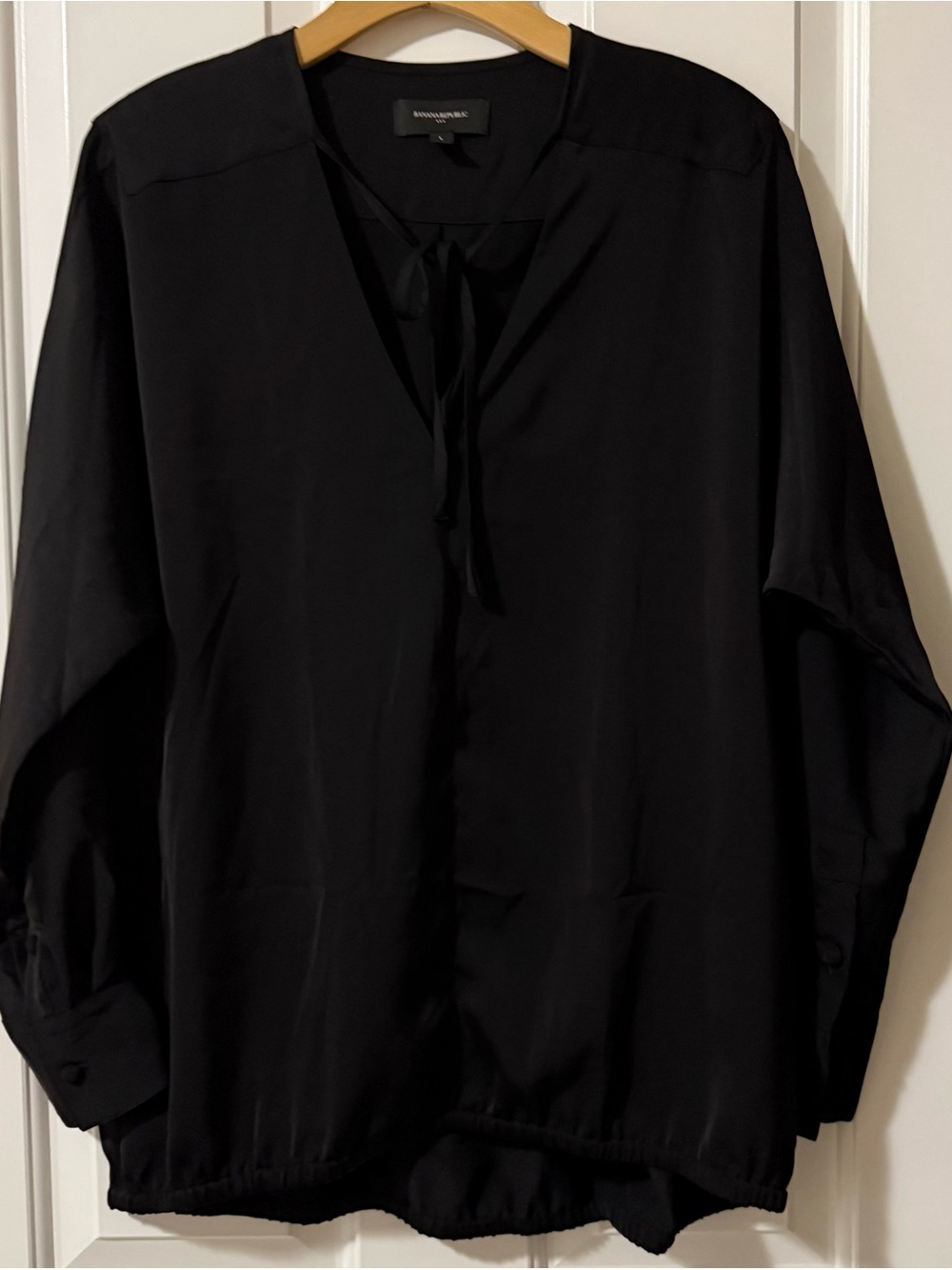 Banana Republic Black Long-Sleeve Button Down Casual Shirt